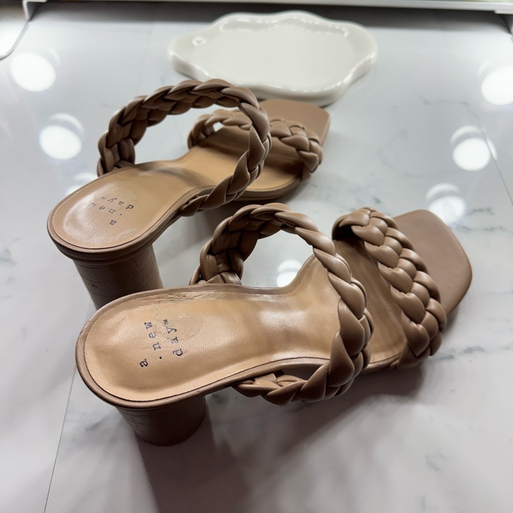 Heels - Picture 5 of 7
